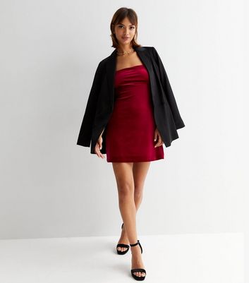 Straight neck red outlet dress