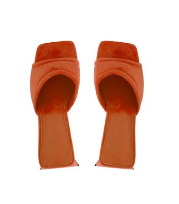 Ne shops s orange mules