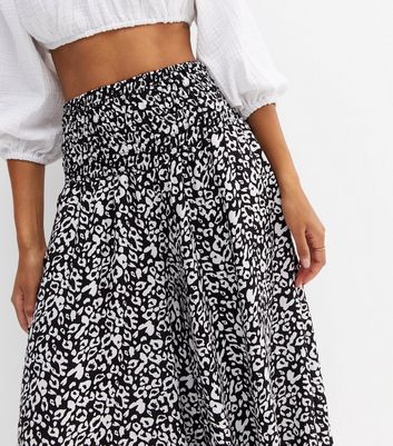 Cameo Rose Black Leopard Print Pleated 