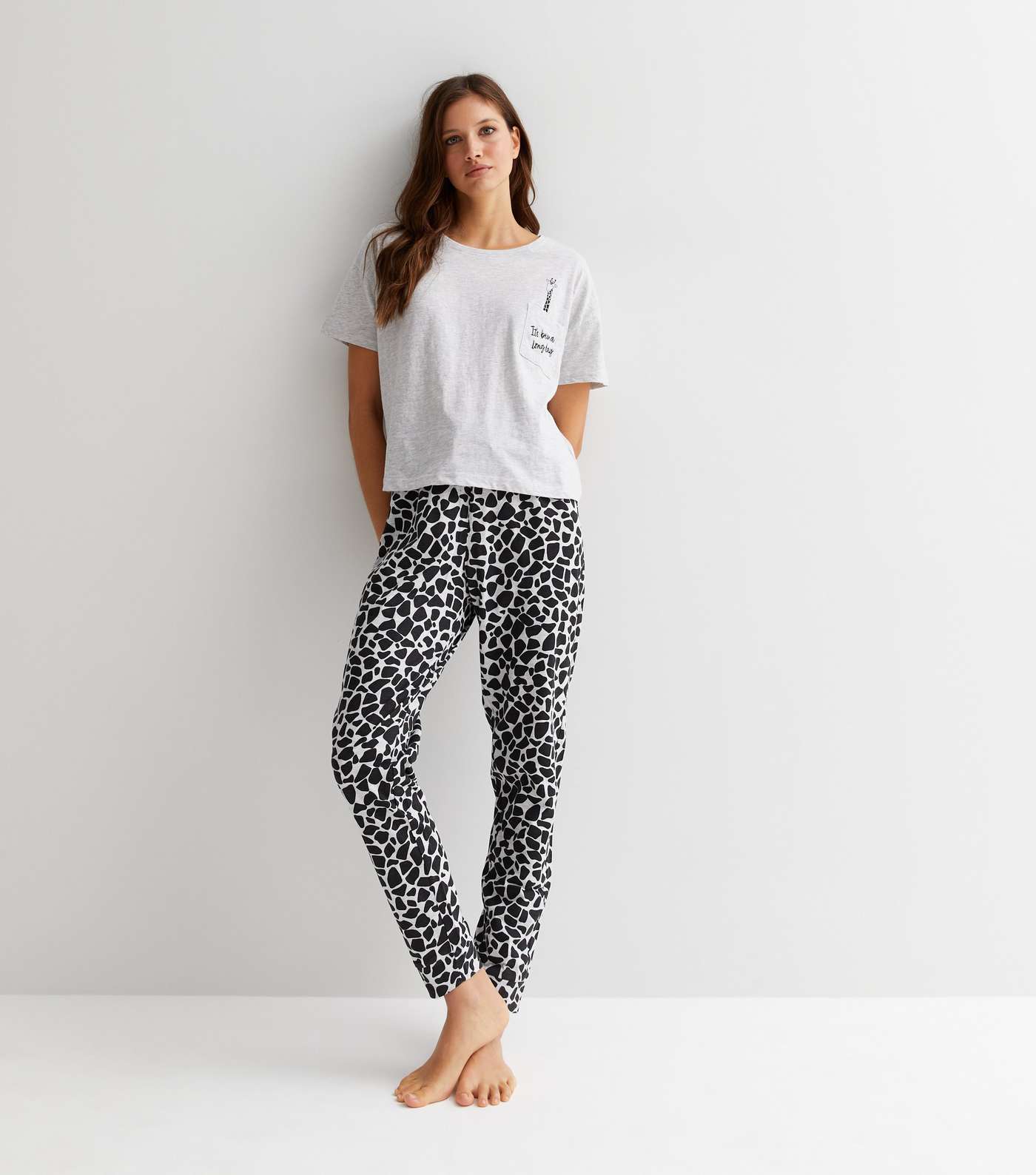 Light Grey Jogger Pyjama Set with Giraffe Logo