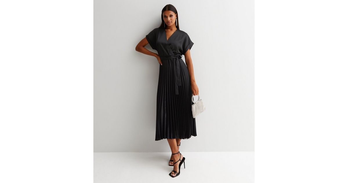 Leota Women's Monique Midi Wrap Dress Black Size 3X