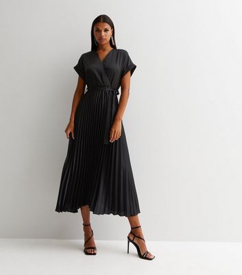 Black pleated dress new sale look