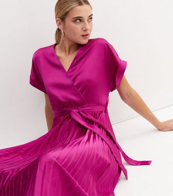 New look satin hot sale pleated midi dress