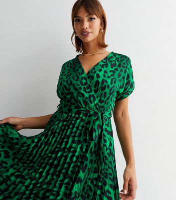 New look animal print hotsell pleated dress