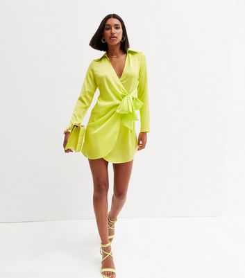 Light Green Satin Collared Long Sleeve Mini Wrap Dress New Look