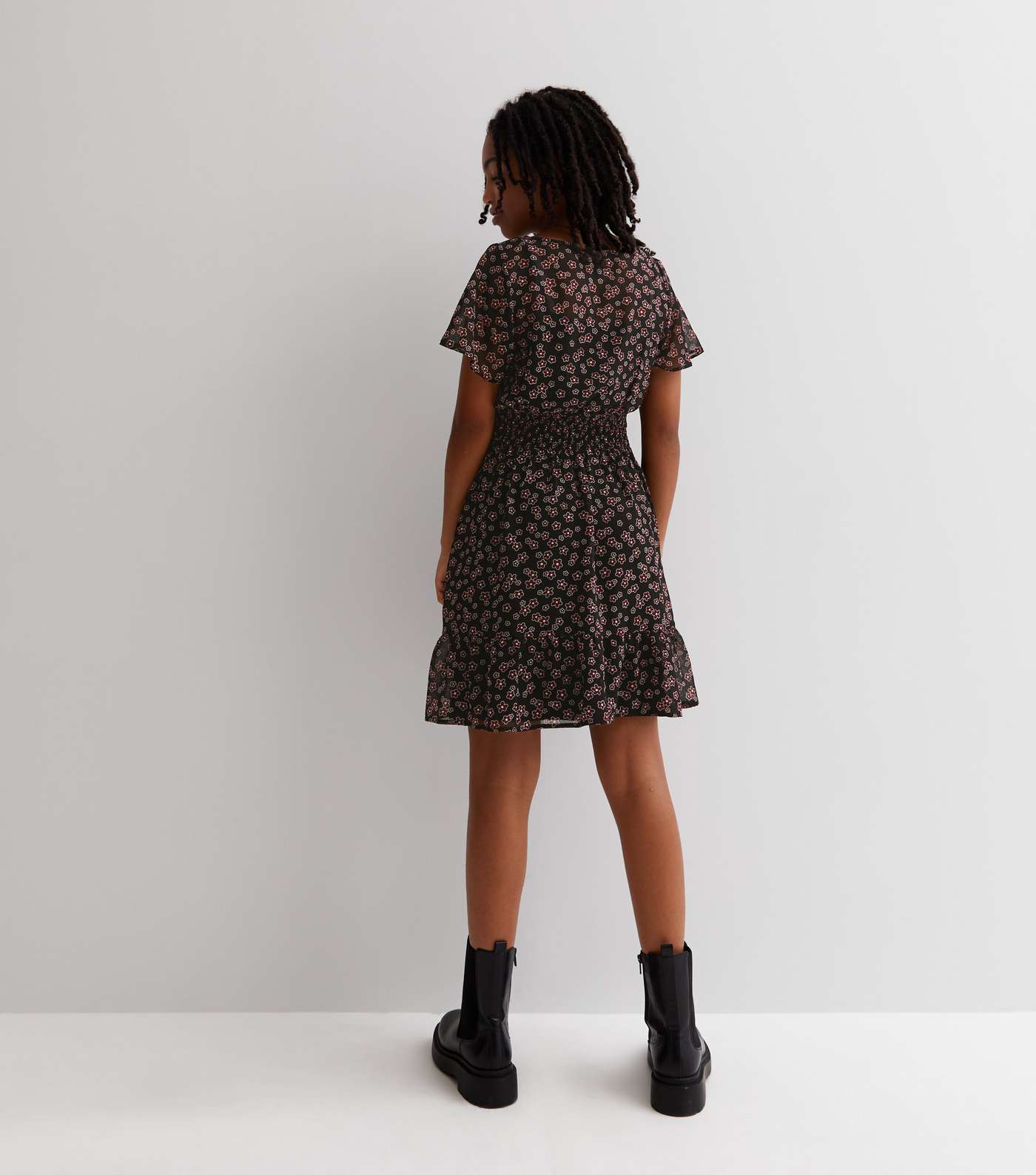 Girls Black Floral Chiffon Short Sleeve Shirred Waist Mini Dress Image 4