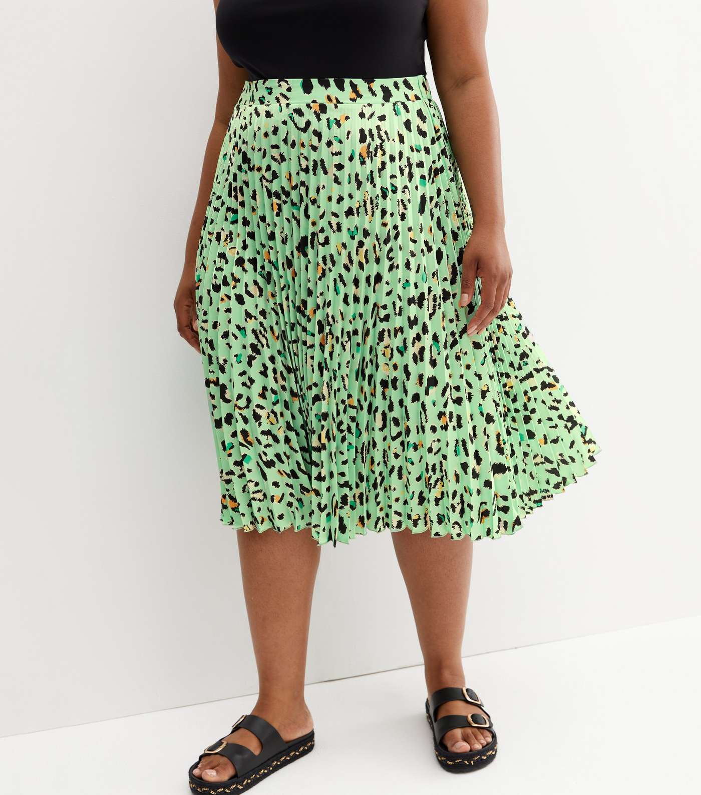Curves Green Leopard Print Satin Pleated Midi Skirt Image 2