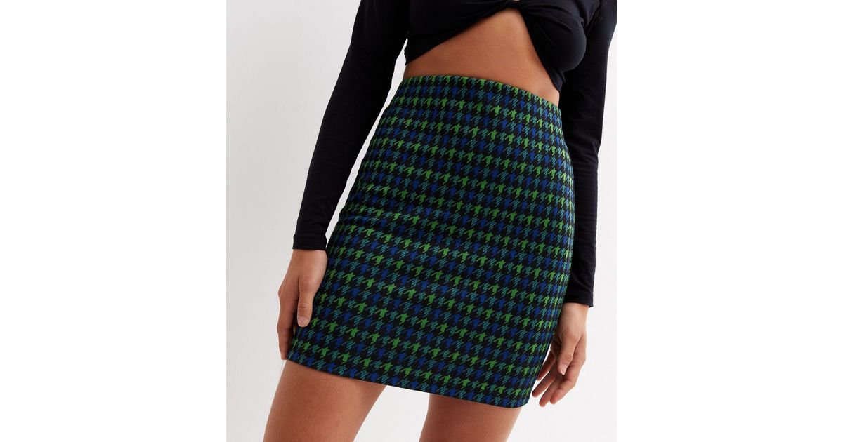 Black Bouclé Sequin Mini Skirt | New Look