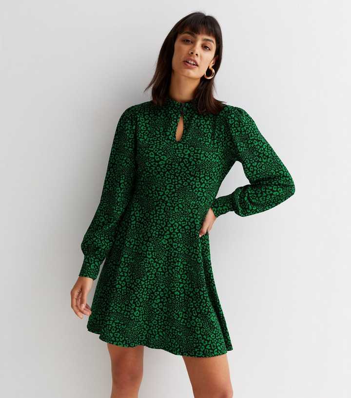 Green Leopard Print Crinkle Keyhole Long Sleeve Mini Dress