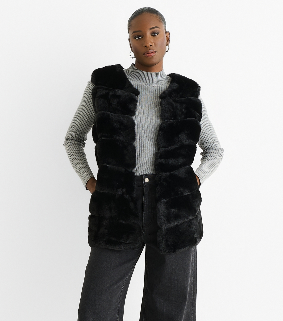 Women's Black Faux Fur Gilet Gini London New Look