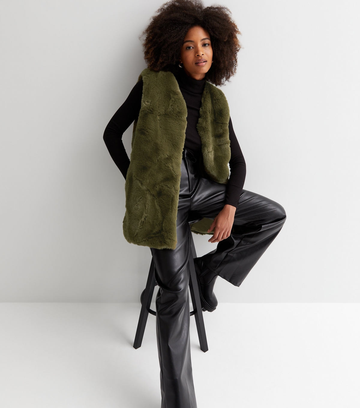 Women's Khaki Faux Fur Gilet Gini London New Look