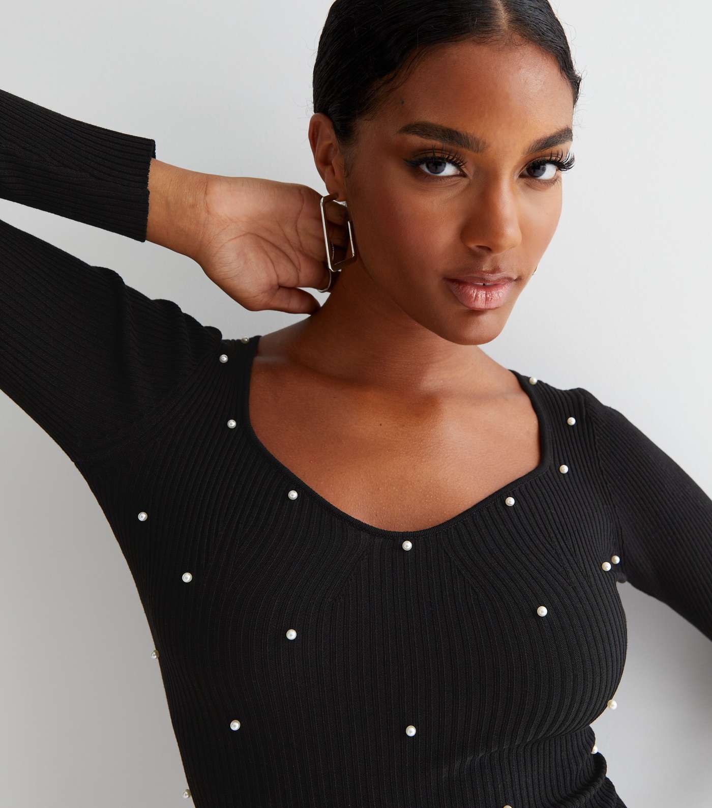 Black Ribbed Knit Faux Pearl Long Sleeve Bodysuit Image 2