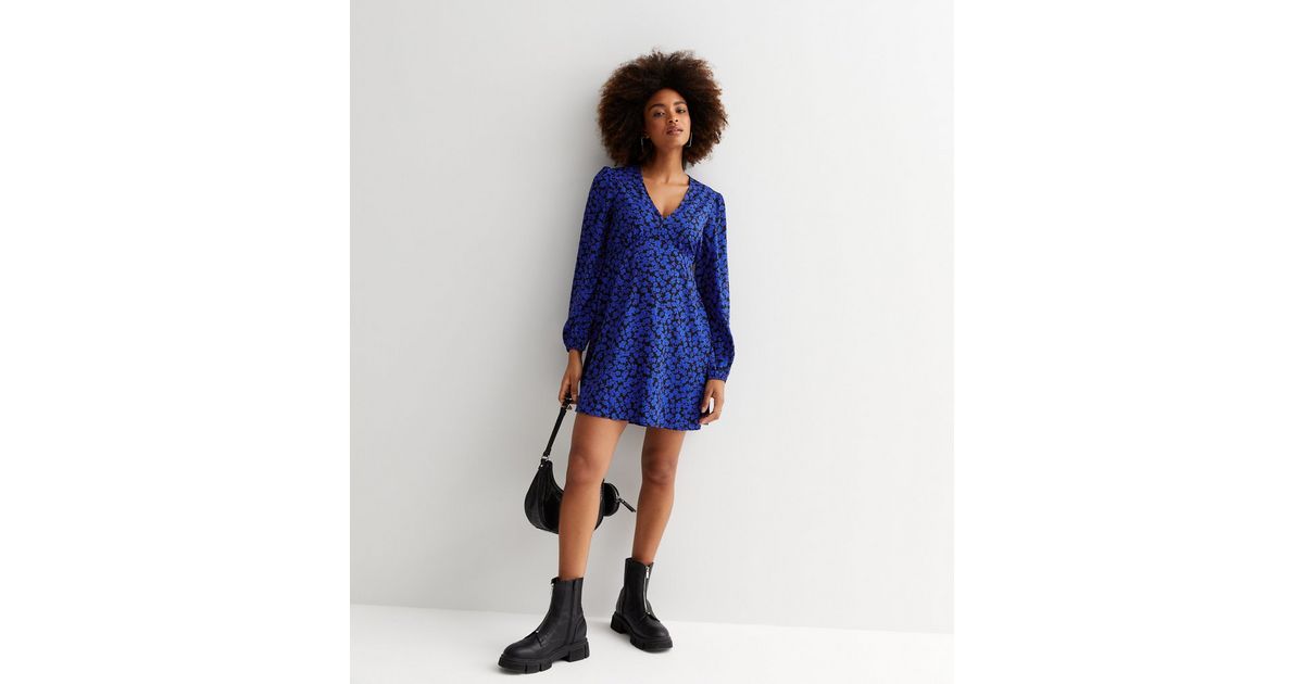 BLACK FLORAL V NECK MINI DRESS main image 0