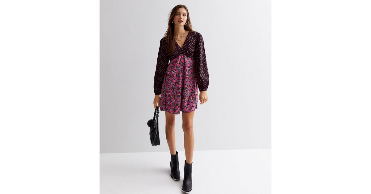 Flared Sleeve V Neck Mini Dress In Black