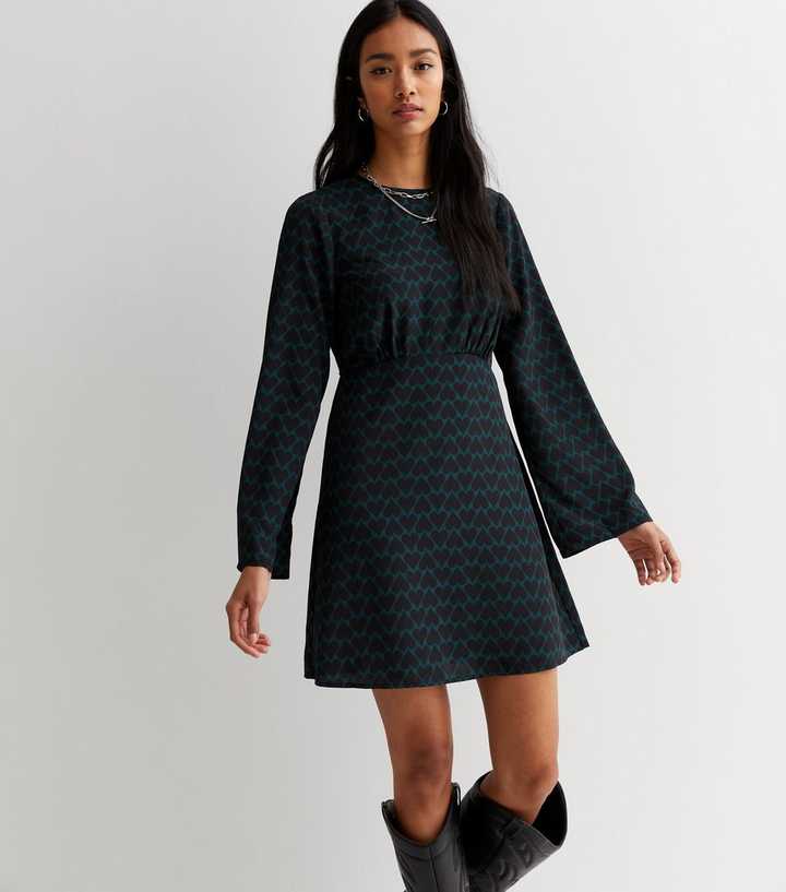Green Heart Print Flare Sleeve Mini Dress