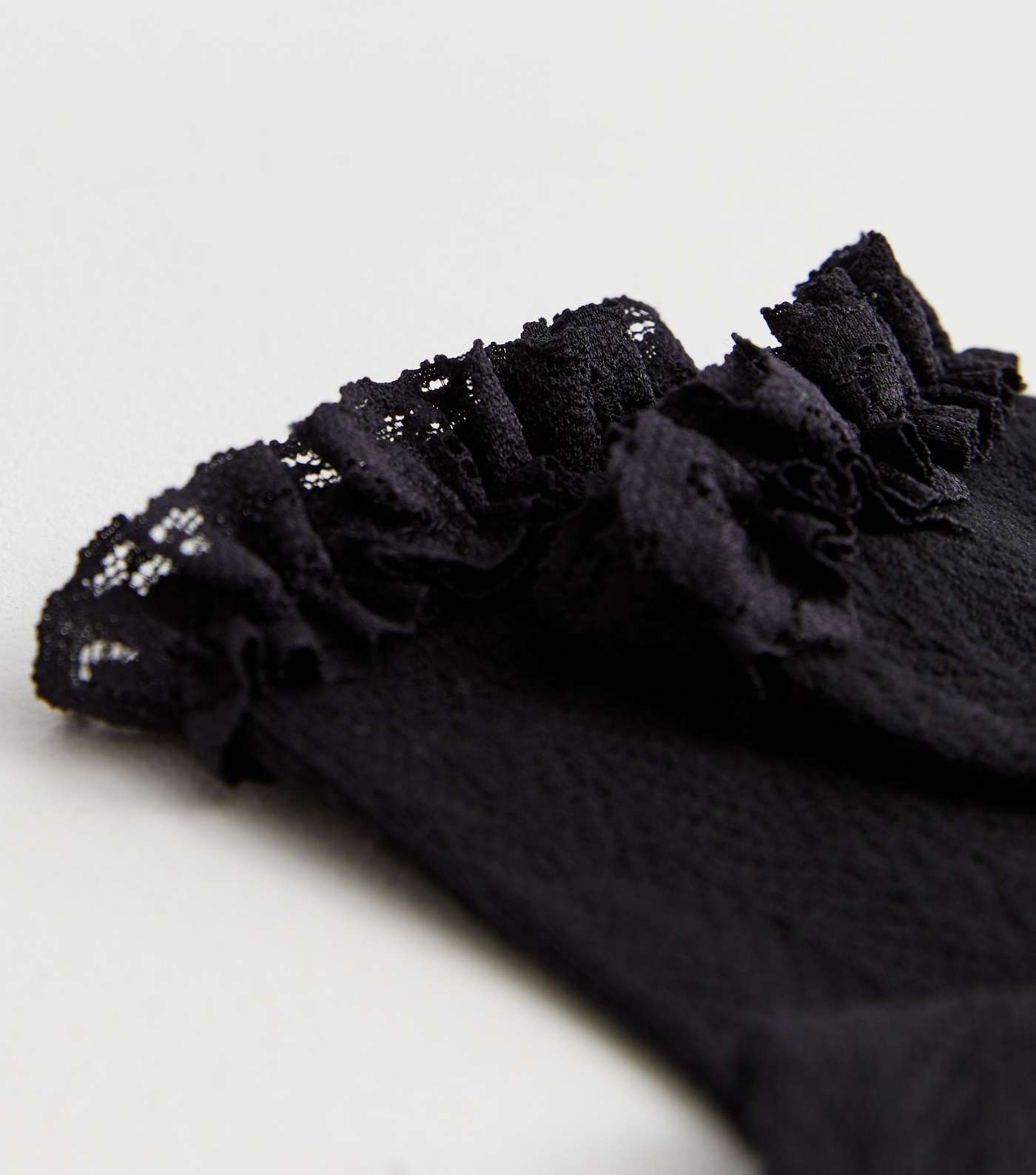 Girls Black Cable Knit Lace Trim Socks Image 2