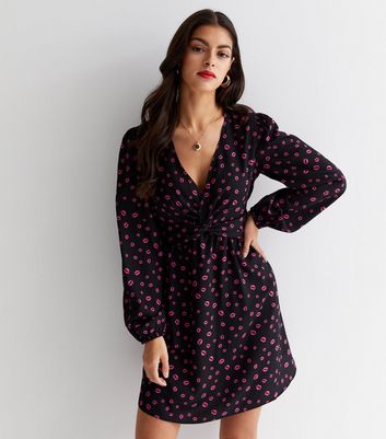 Black V Neck Lips Print Long Sleeve Mini Dress | New Look