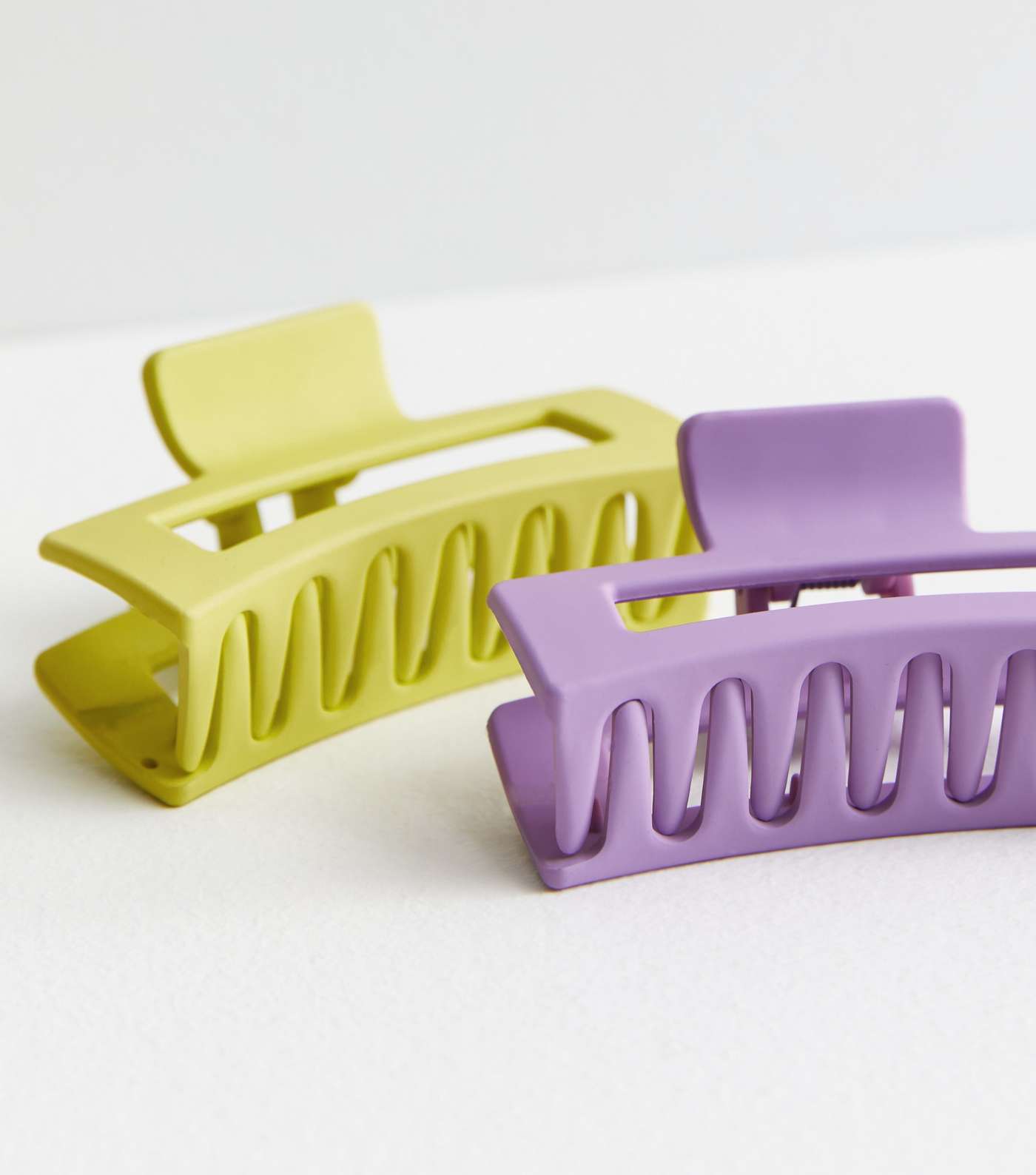 2 Pack Light Green and Lilac Matte Rectangle Claw Clips Image 2