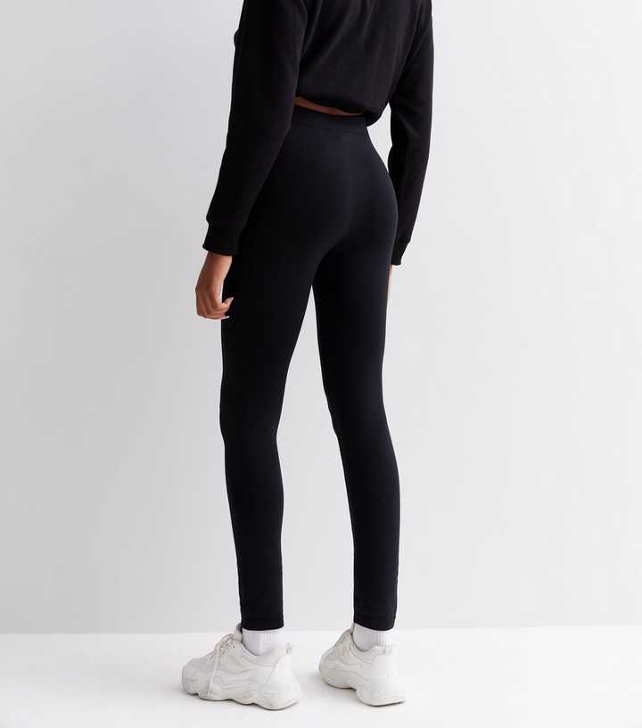 https://media2.newlookassets.com/i/newlook/846088701M2/womens/clothing/leggings/black-fleece-lined-leggings.jpg?strip=true&qlt=50&w=720