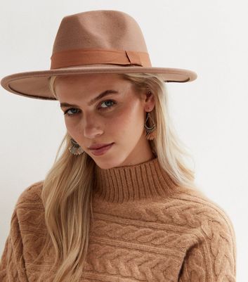 light brown fedora