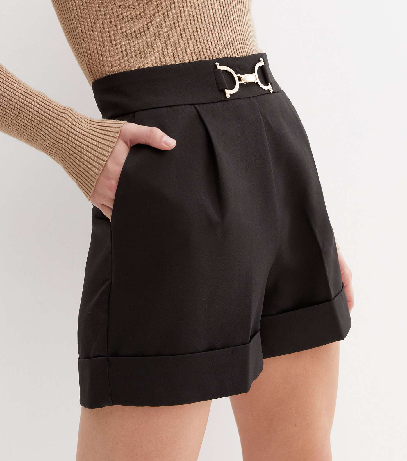 Cameo Rose Black Buckle Tailored Shorts Image 3