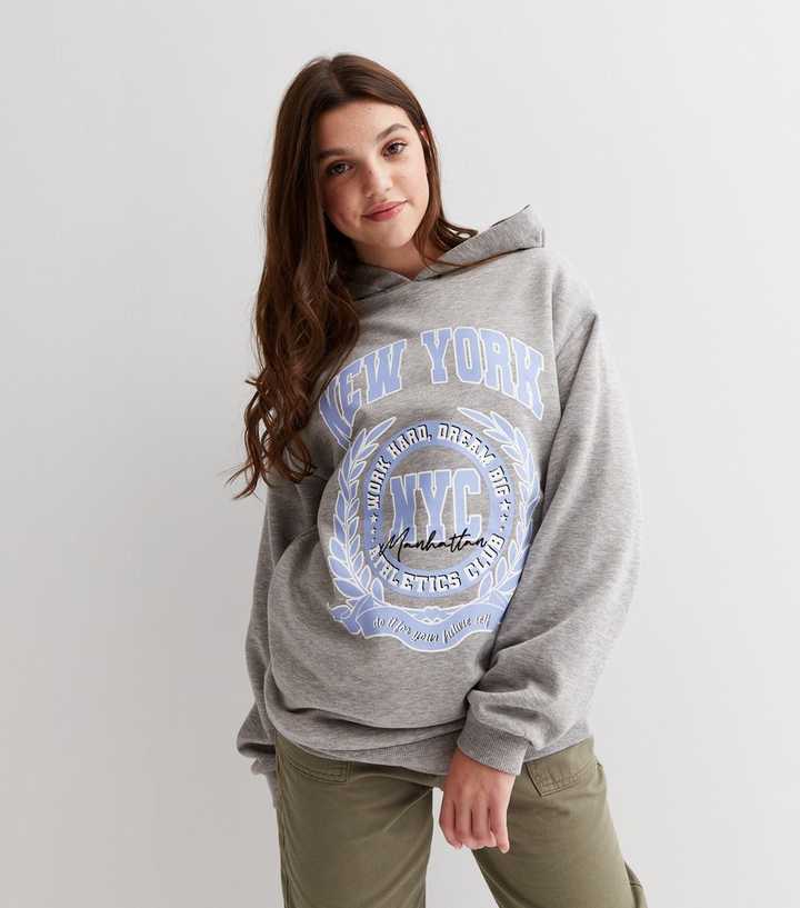 https://media2.newlookassets.com/i/newlook/847273304/girls/girls-clothing/girls-hoodies-sweatshirts/girls-grey-new-york-logo-long-hoodie.jpg?strip=true&qlt=50&w=720