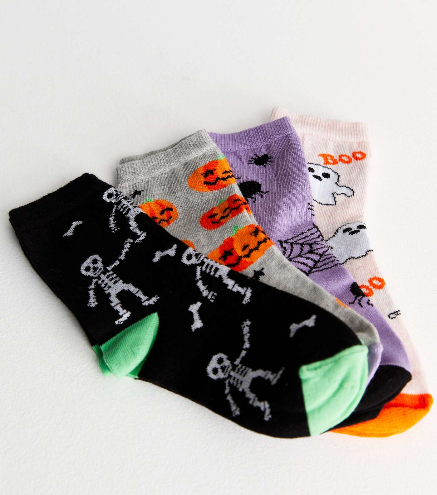 Girls 4 Pack Multicoloured Halloween Ankle Socks Image 3