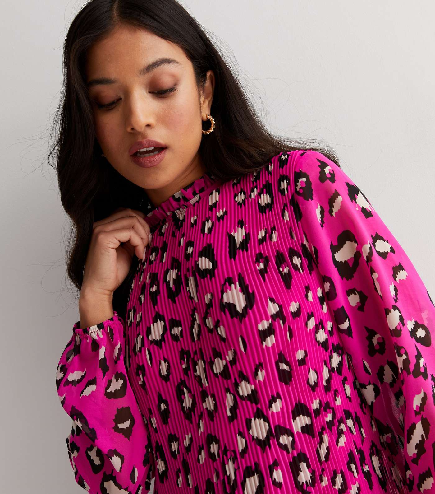 Petite Pink Leopard Print Chiffon Pleated Mini Dress Image 3