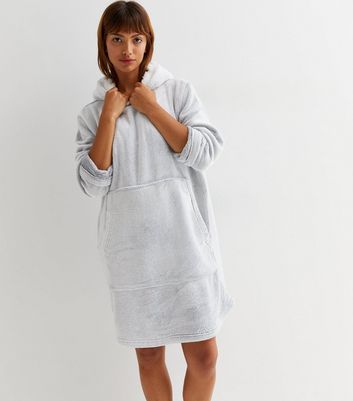 Pale Grey Fleece Oversized Blanket 