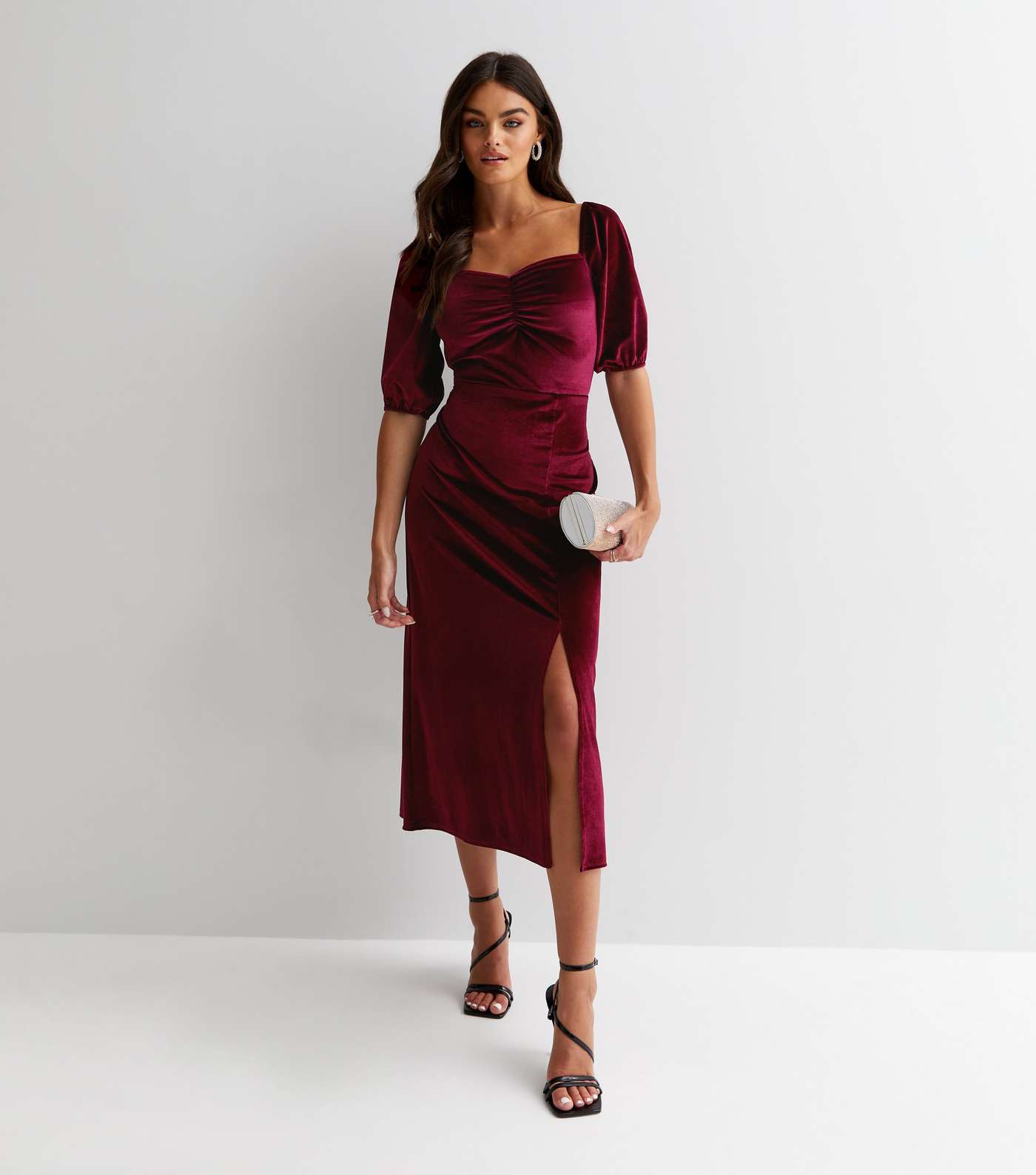 Gini London Burgundy Velvet Sweetheart Short Puff Sleeve Midi Dress Image 2