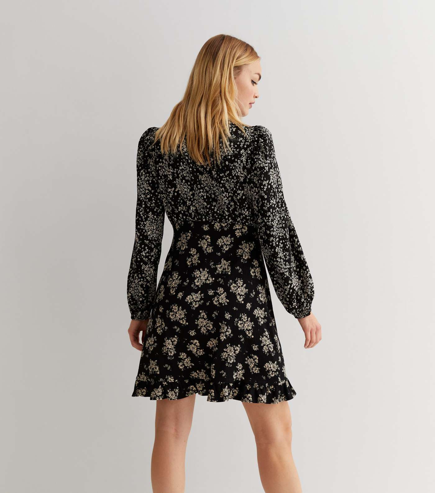 Black Mixed Floral Crinkle Long Sleeve Lace Trim Mini Dress Image 4