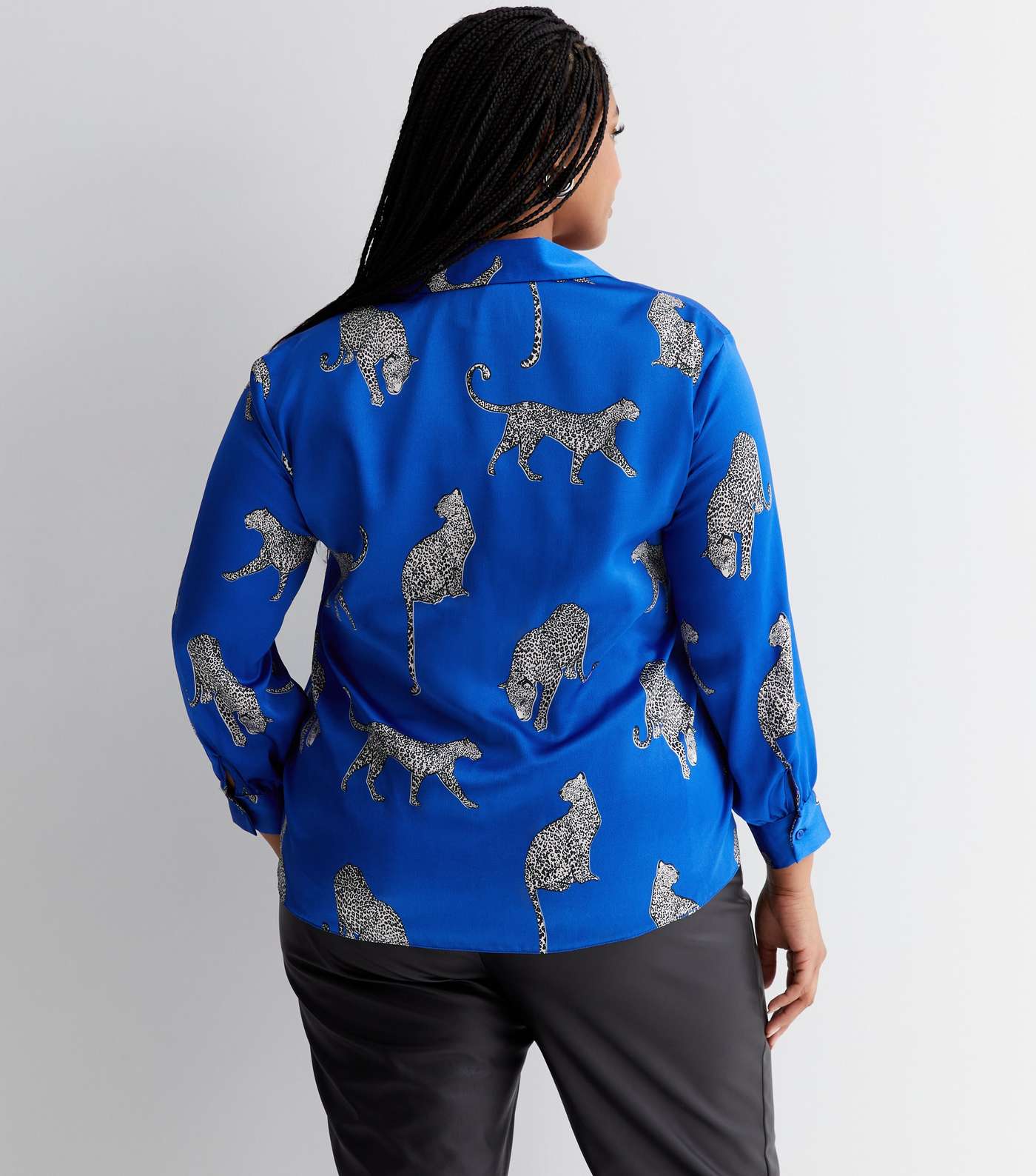 Curves Blue Leopard Print Satin Long Hem Shirt Image 4