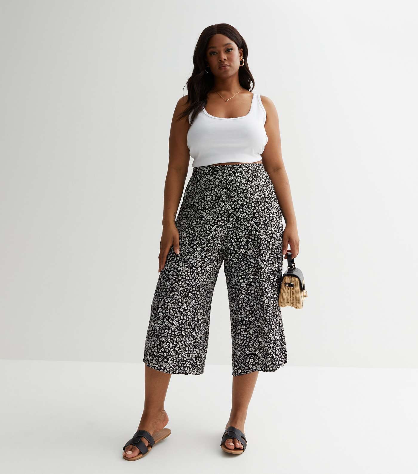 Curves Black Ditsy Floral Crop Wide Leg Trousers