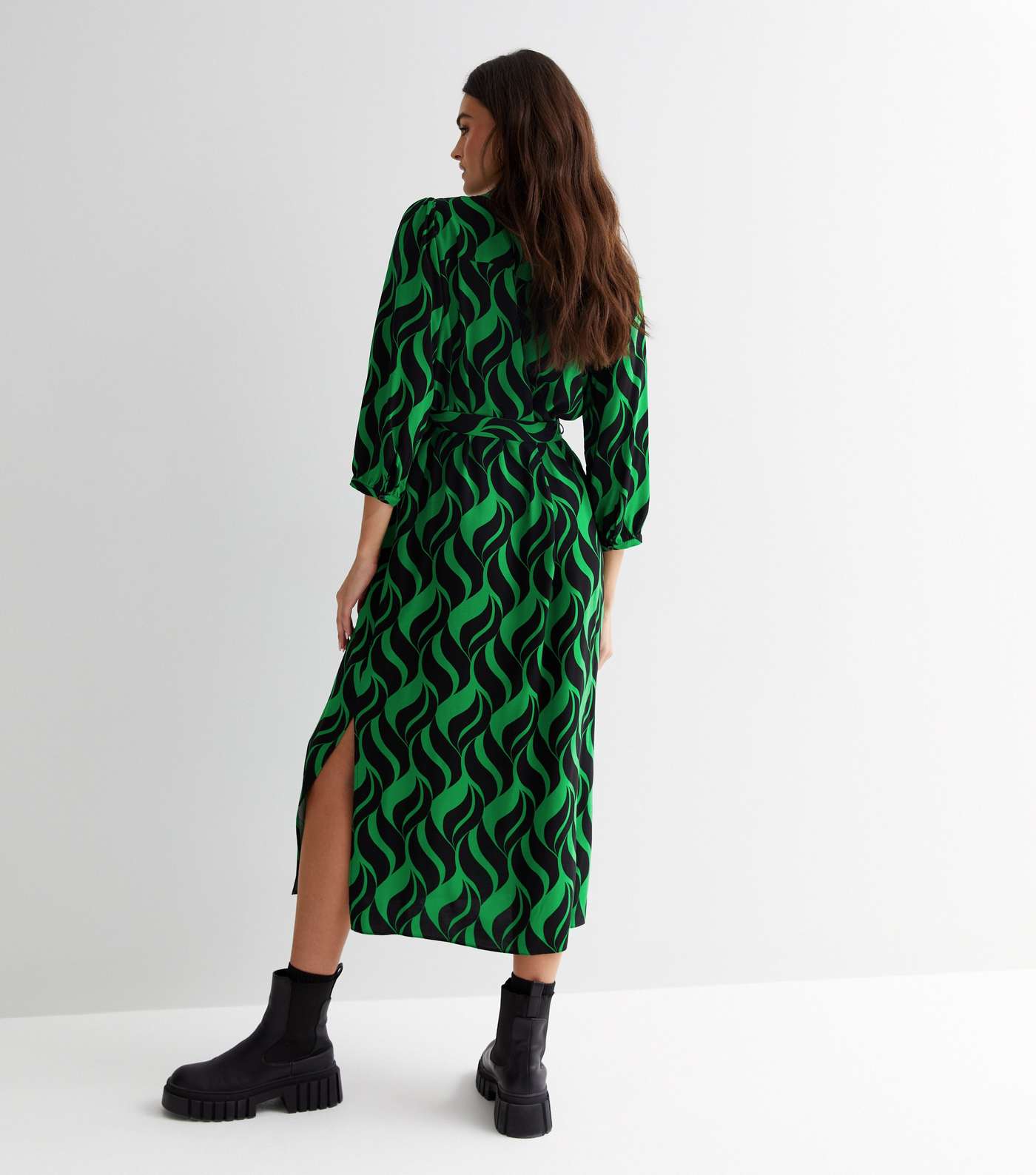 Green Geometric Doodle Print Puff Sleeve Midi Shirt Dress Image 4