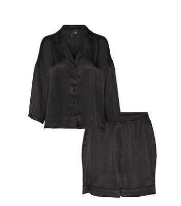 Vero Moda Black Shirt and Shorts Pyjama Set with Snake Print