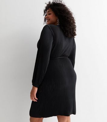 Black plisse wrap hot sale dress