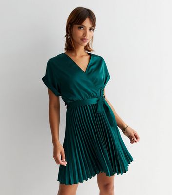 Dark Green Satin Pleated Short Sleeve Mini Wrap Dress