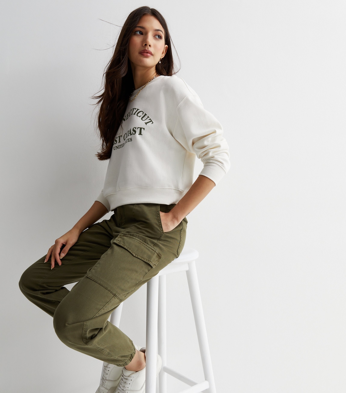 Women's Khaki Cotton Cuffed Cargo Trousers New Look