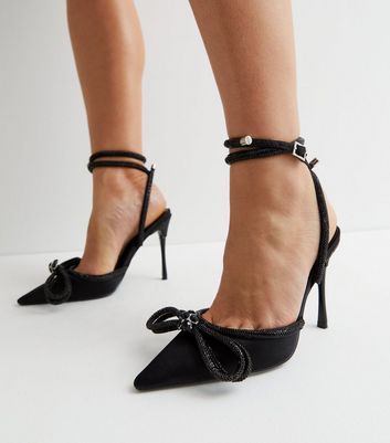 Black court hotsell shoes with strap