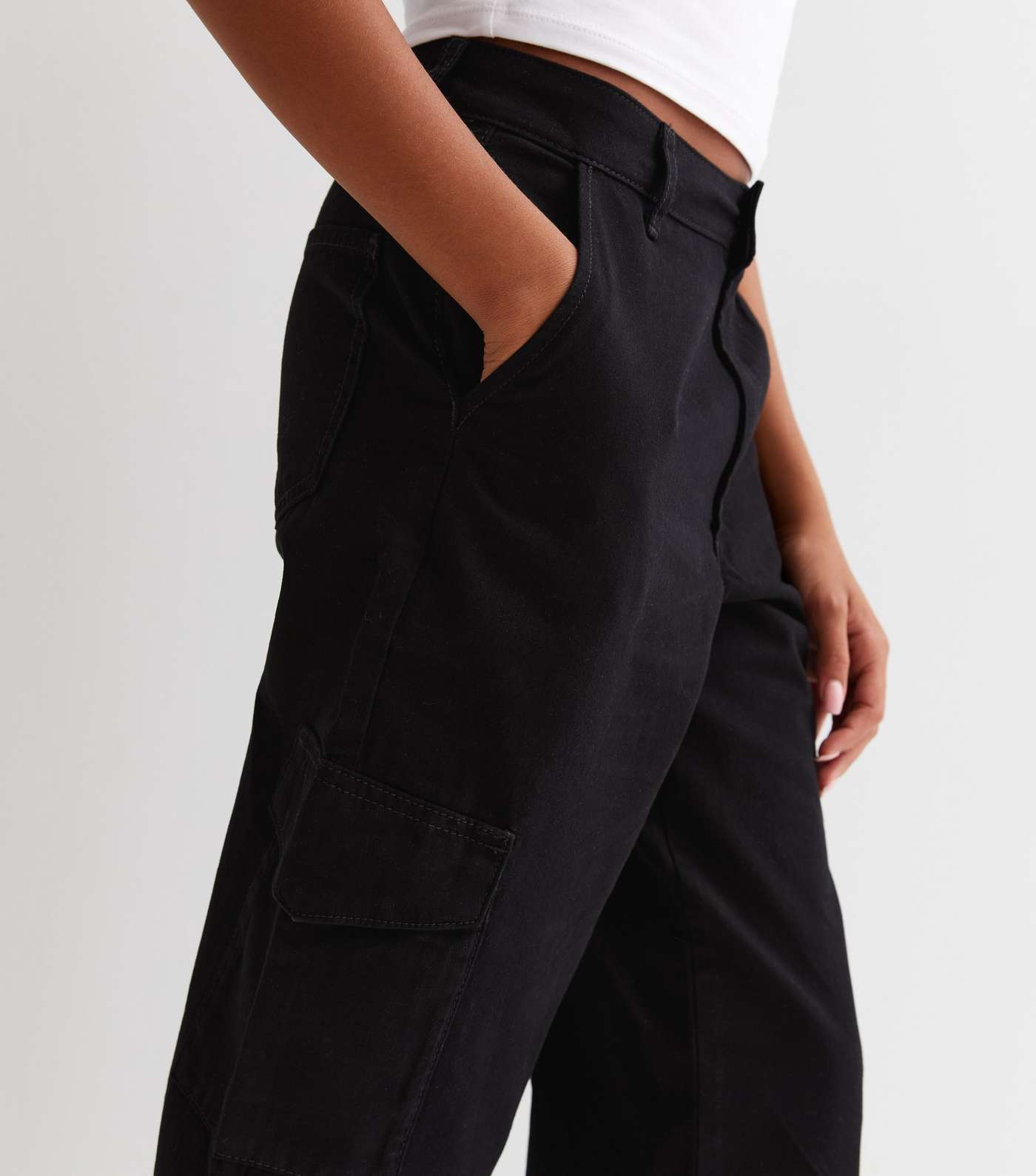 Girls Black Mid Rise Wide Leg Cargo Trousers Image 3
