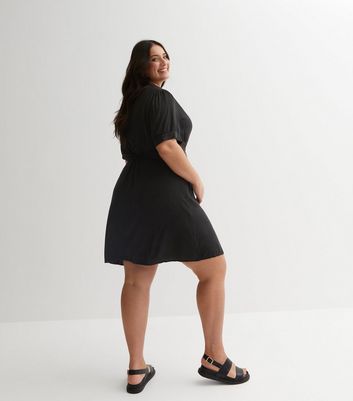 Plus size short sleeve best sale black dress