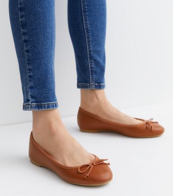 Tan leather pumps outlet uk