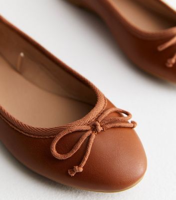 Tan leather discount ballet pumps