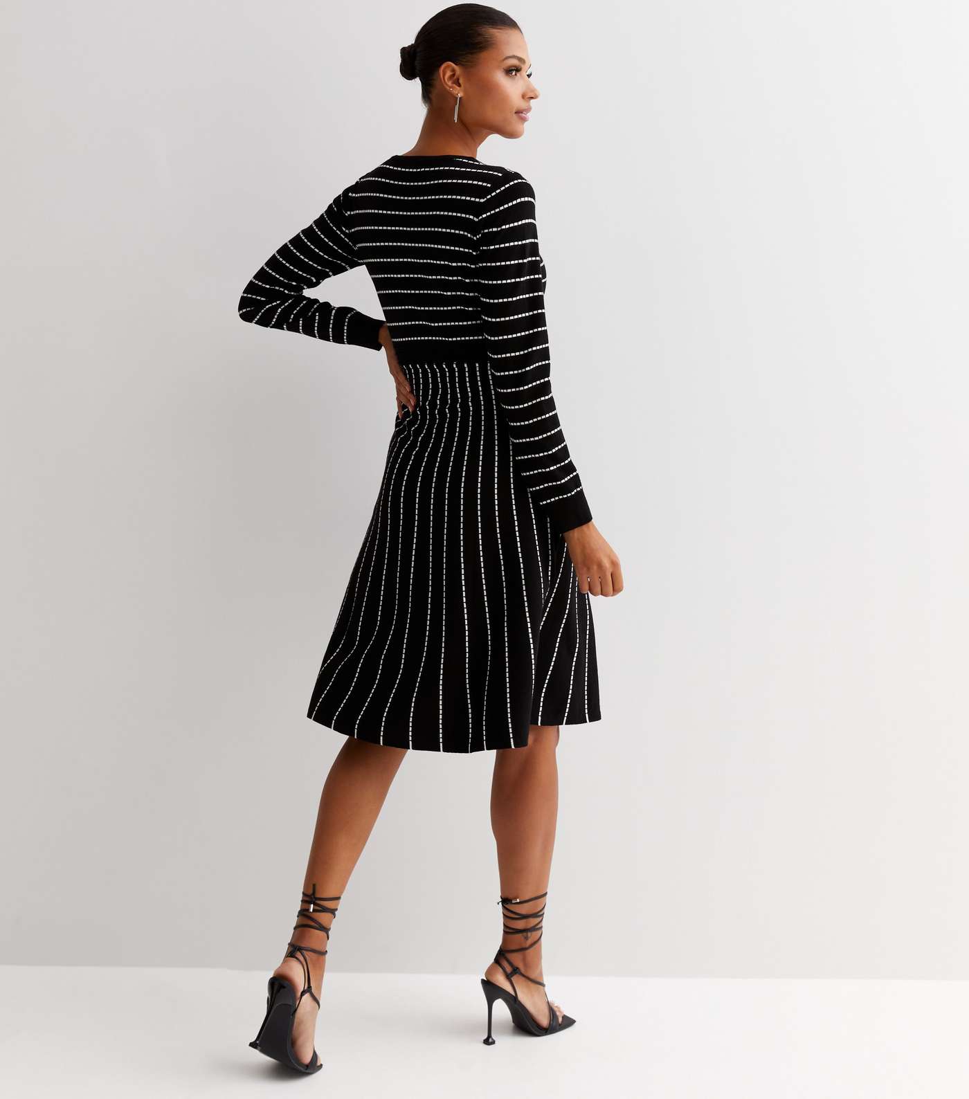 Cameo Rose Black Stripe Knit Long Sleeve Midi Dress Image 4