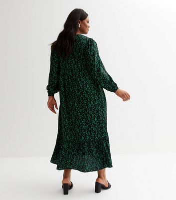 Curves Green Ditsy Floral Twist Front Midi Dress New Look