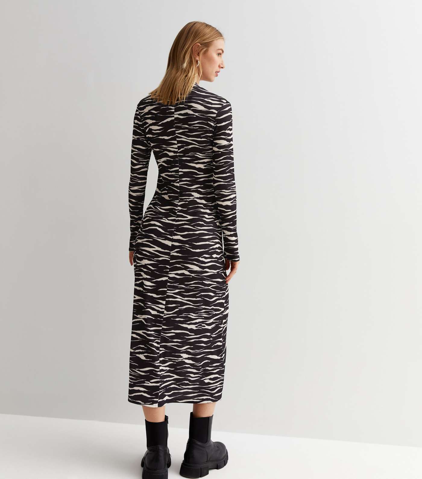 Black Zebra Print Ribbed Long Sleeve Midi Dress Image 4