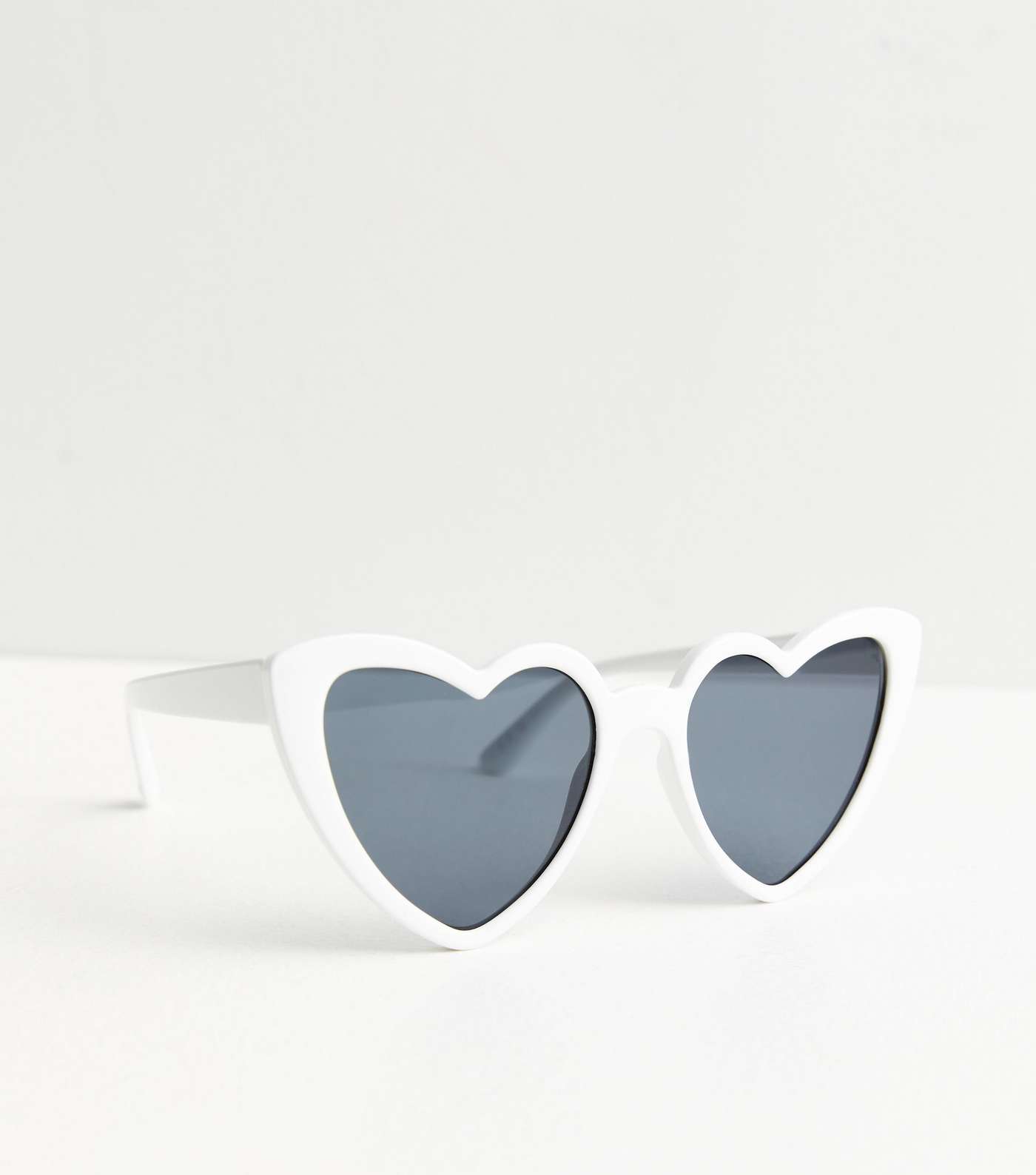 White Heart Frame Sunglasses Image 2