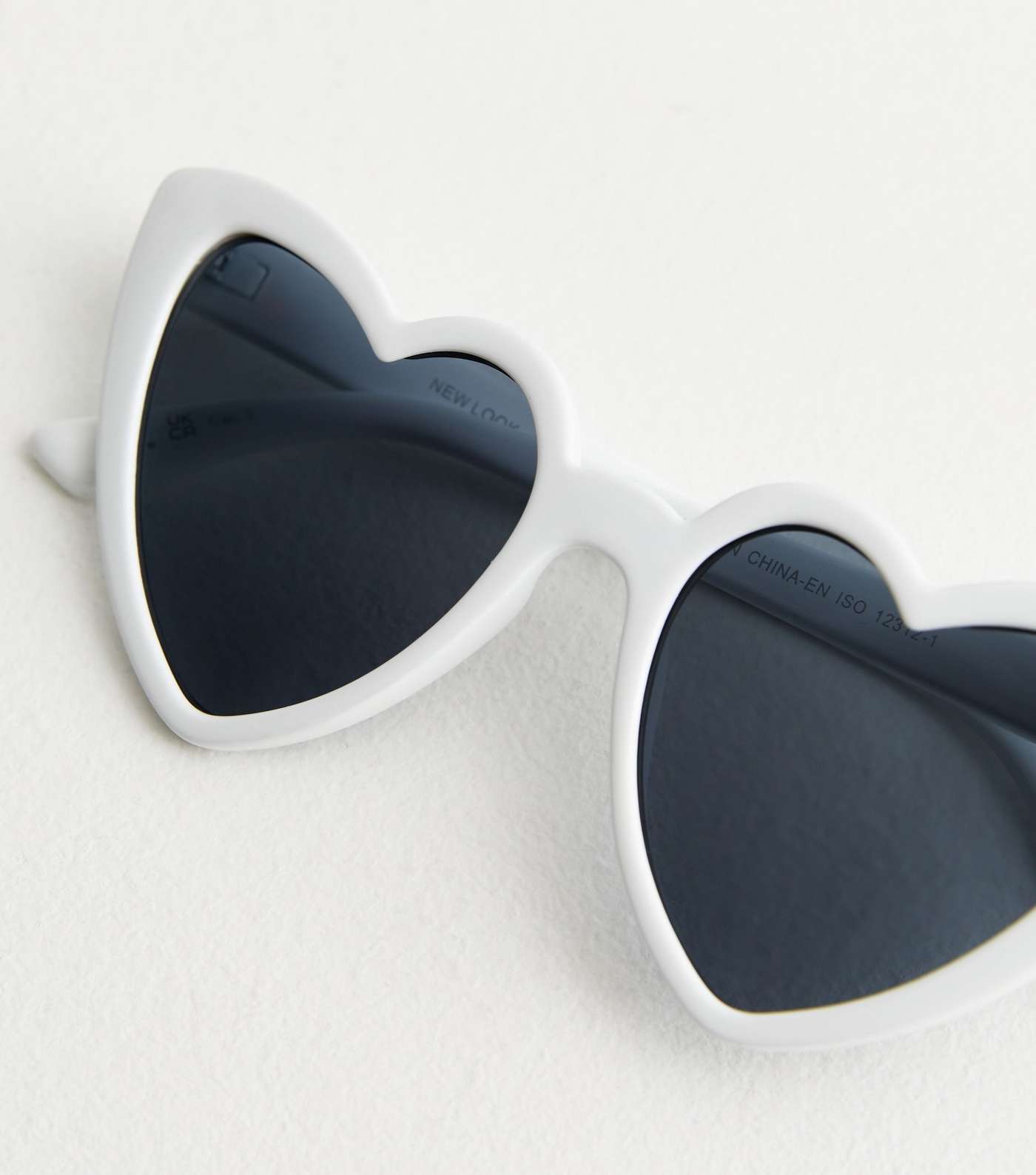 White Heart Frame Sunglasses Image 4
