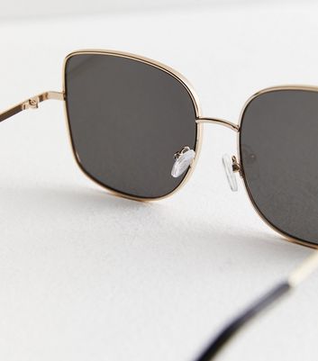 Square gold 2024 frame sunglasses