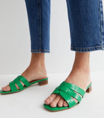 Hunter green deals flip flops